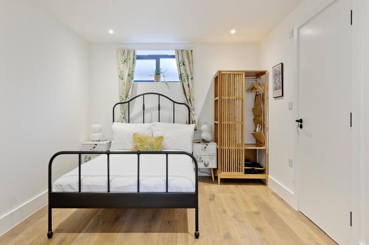 Luxury One Bedroom Greenwich Studio Apartment Near Canary Wharf By Underthedoormat Лондон Екстериор снимка