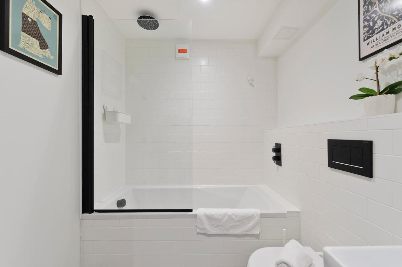 Luxury One Bedroom Greenwich Studio Apartment Near Canary Wharf By Underthedoormat Лондон Екстериор снимка