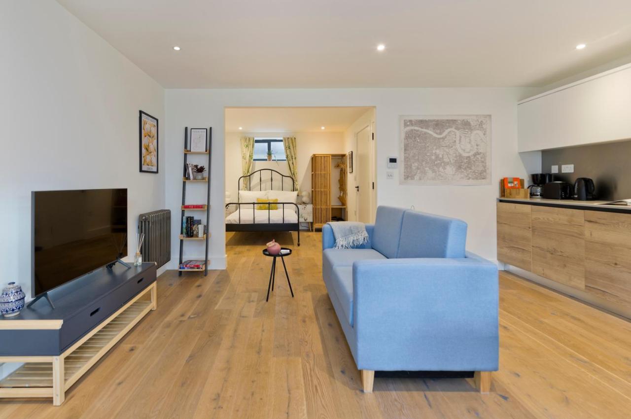 Luxury One Bedroom Greenwich Studio Apartment Near Canary Wharf By Underthedoormat Лондон Екстериор снимка
