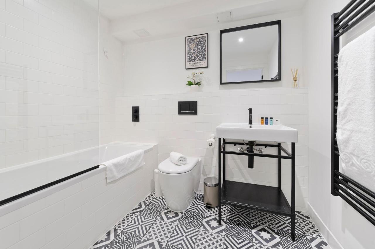 Luxury One Bedroom Greenwich Studio Apartment Near Canary Wharf By Underthedoormat Лондон Екстериор снимка