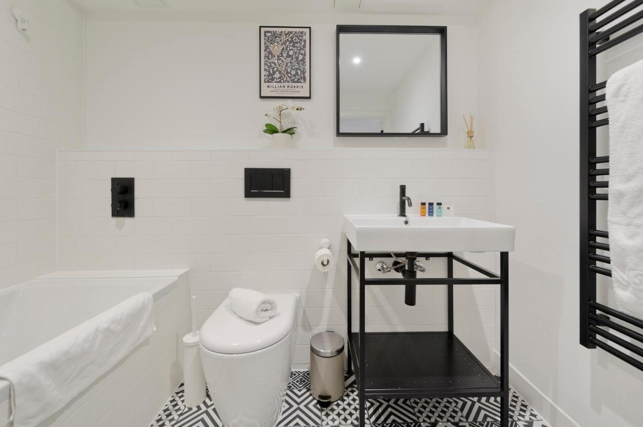 Luxury One Bedroom Greenwich Studio Apartment Near Canary Wharf By Underthedoormat Лондон Екстериор снимка